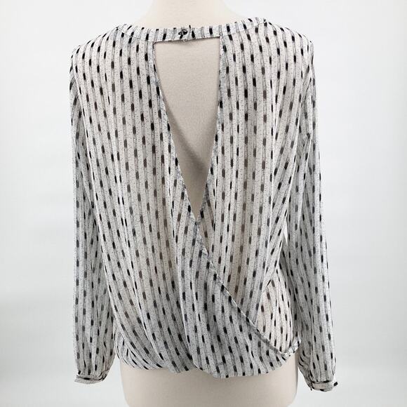 ASTR Womens White Black Long Sleeve Surplice Back Sheer Blouse Size L - Picture 4 of 8